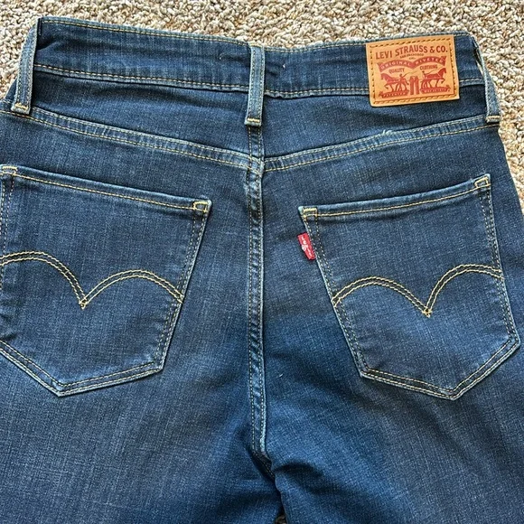 Levi’s High Rise Skinny - Picture 4 of 5